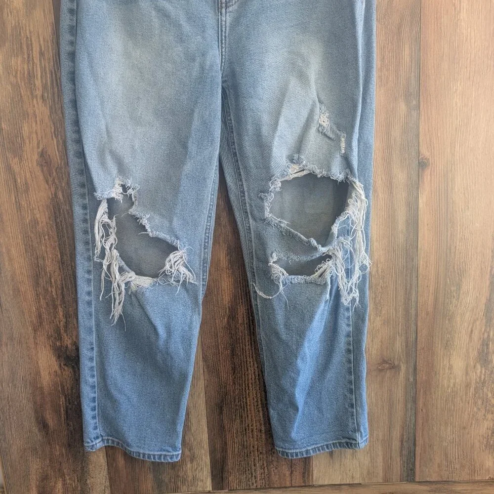 Cello Destroyed Mom Straight Jeans 17/33